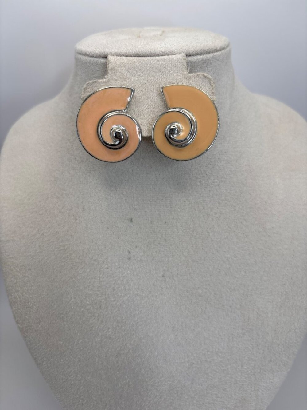 Vintage Swirl Seashell Shaped Silver Tone Peach Enamel Pierced Earrings
